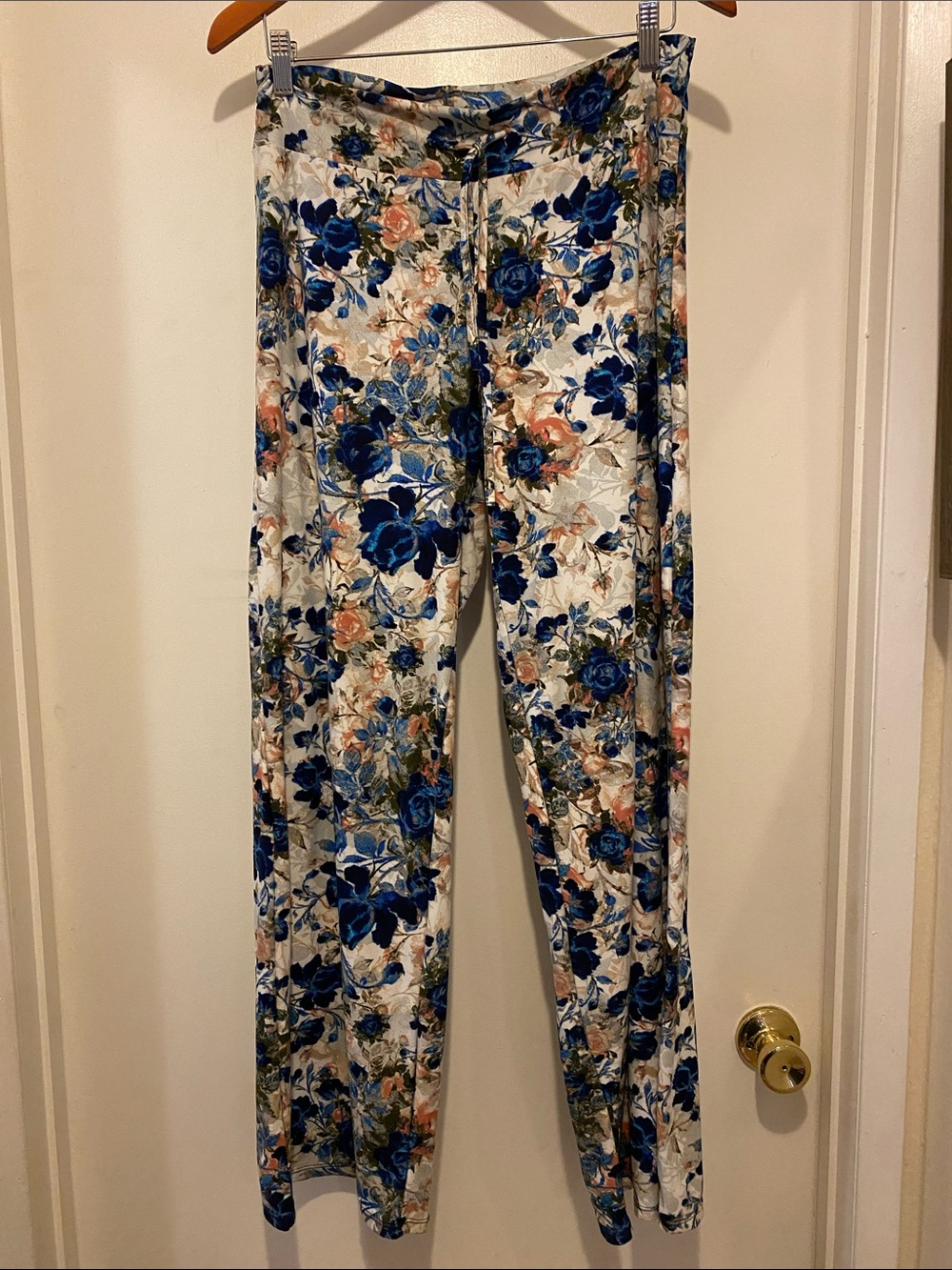 Floral Print Lounge Pants with Blue Rose Pattern